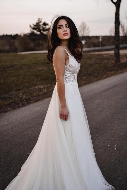 Long A line V-neck Spaghetti Straps Tulle Lace Appliques Backless Wedding Dresses - YESBABYONLINE