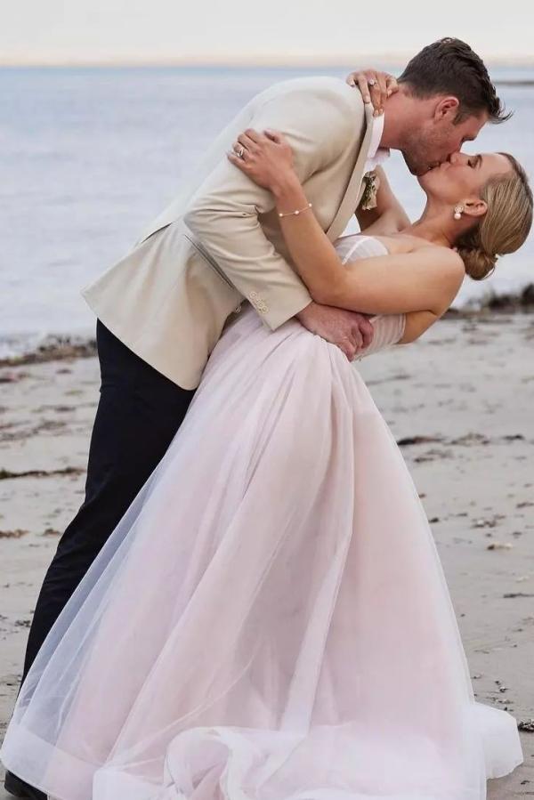Elegant Long A-line Strapless Backless Floor-Length Tulle Wedding Dresses
