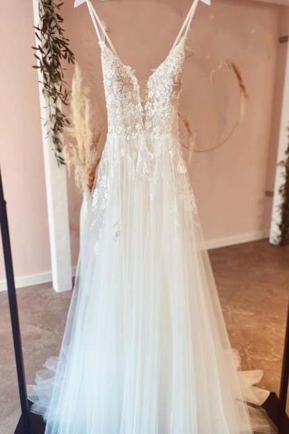 Long Spaghetti Straps Sweetheart A-Line Tulle Appliques Lace Ruffles Wedding Dress - YESBABYONLINE