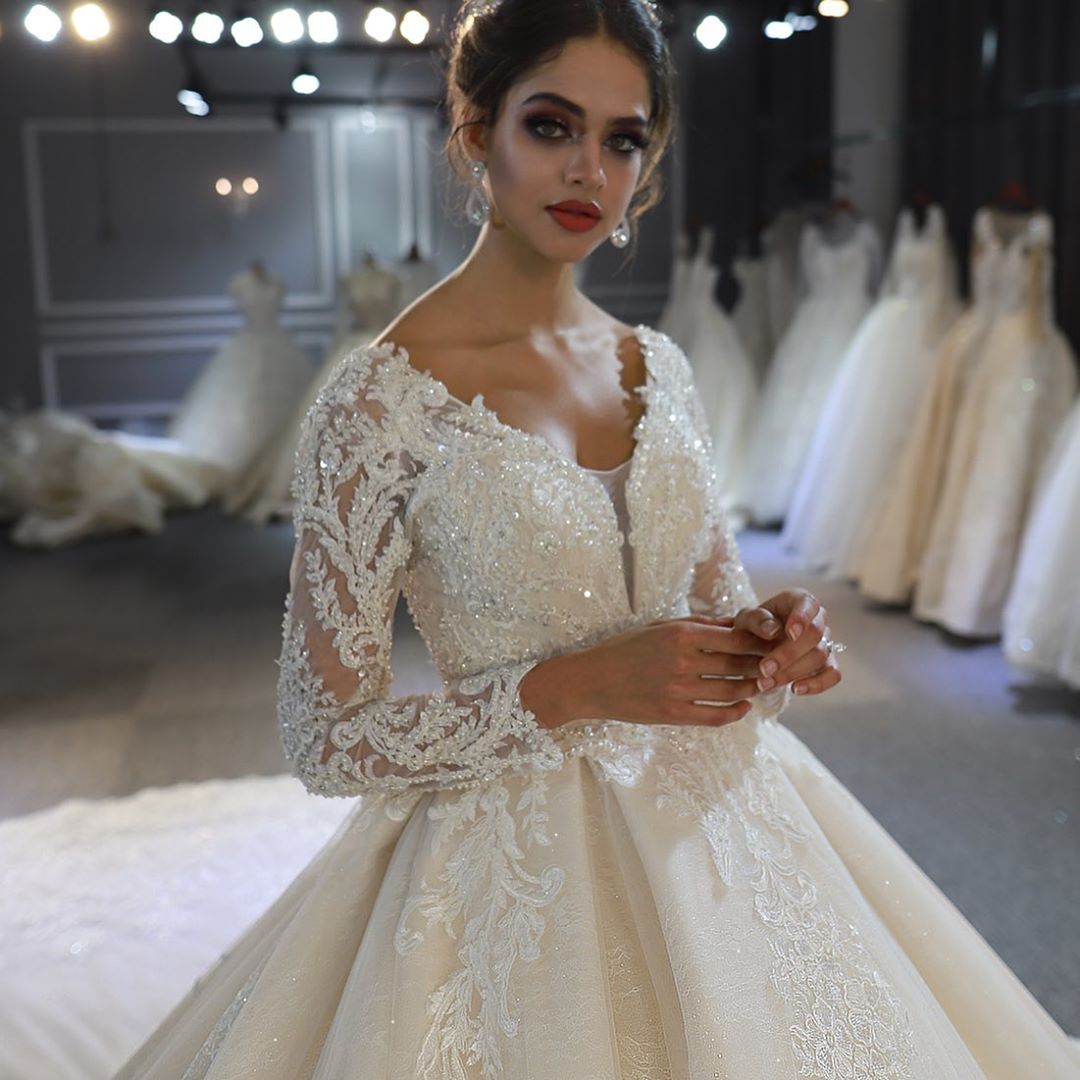 Long Sleeve Sweetheart Appliques Lace A-Line Ruffles Floor-length Wedding Dress - YESBABYONLINE