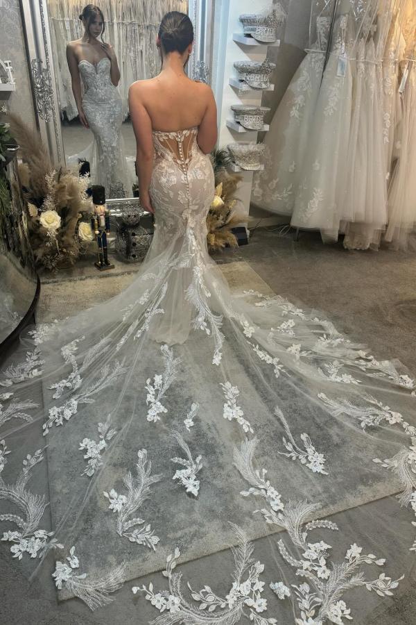 Strapless Sweetheart Backless Tulle Long Wedding Dress with Appliques Lace