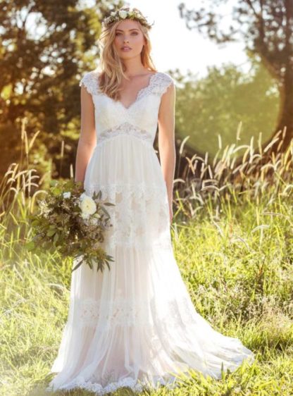 Long A-Line Tulle V-Neck Appliques Lace Backless Wedding Dress - YESBABYONLINE