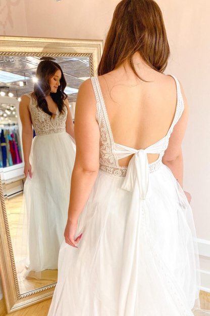 Stunning Long A-Line Tulle V-neck Open Back Spaghetti Straps Wedding Dress - YESBABYONLINE