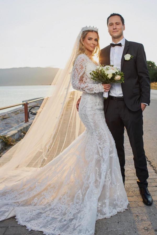 Charming V Neck Long Sleeves Tulle Lace Backelss Mermaid Wedding Dress with Train - YESBABYONLINE