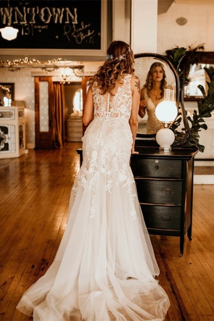 Elegant Long Sleeveless Straps V-neck A-Line Tulle Wedding Dress with Ruffles - YESBABYONLINE