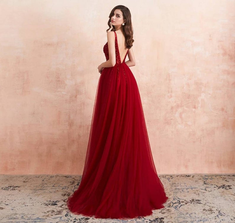 Beautiful Red Long A-line V-neck Tulle Backless Prom Dress with Slit