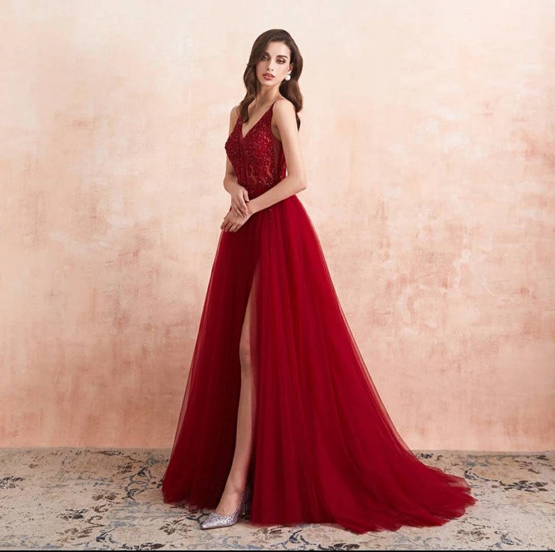 Beautiful Red Long A-line V-neck Tulle Backless Prom Dress with Slit