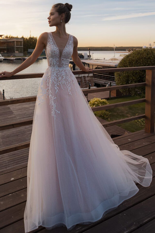Elegant Appliques Lace Open Back V-neck Long Wedding Dress 