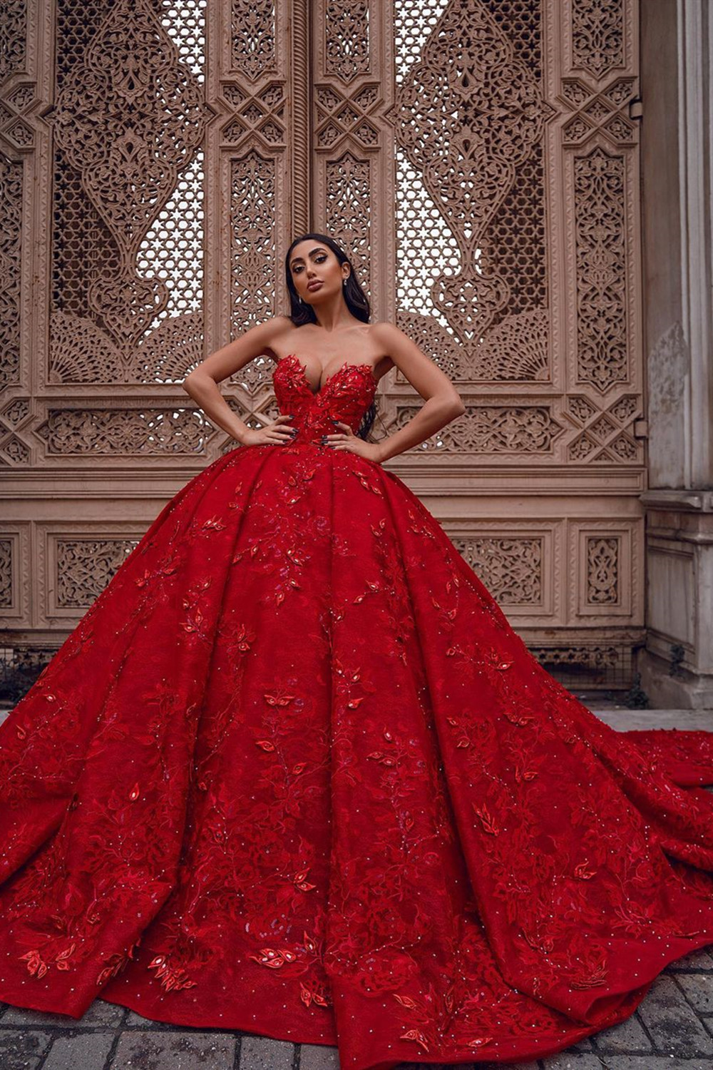 Elegant Red Ball Gown Strapless Appliques Lace Long Prom Dress 