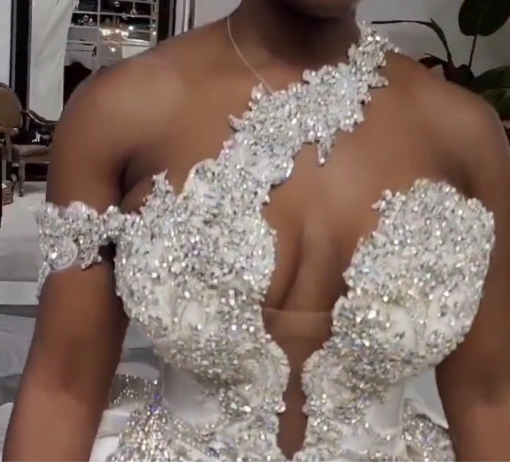 Elegant Slit Appliques Lace Beaded One Shoulder Mermaid Wedding Dress 