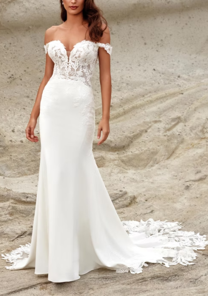 Off-the-Shoulder Mermaid Long Wedding Dress with Lace Applique