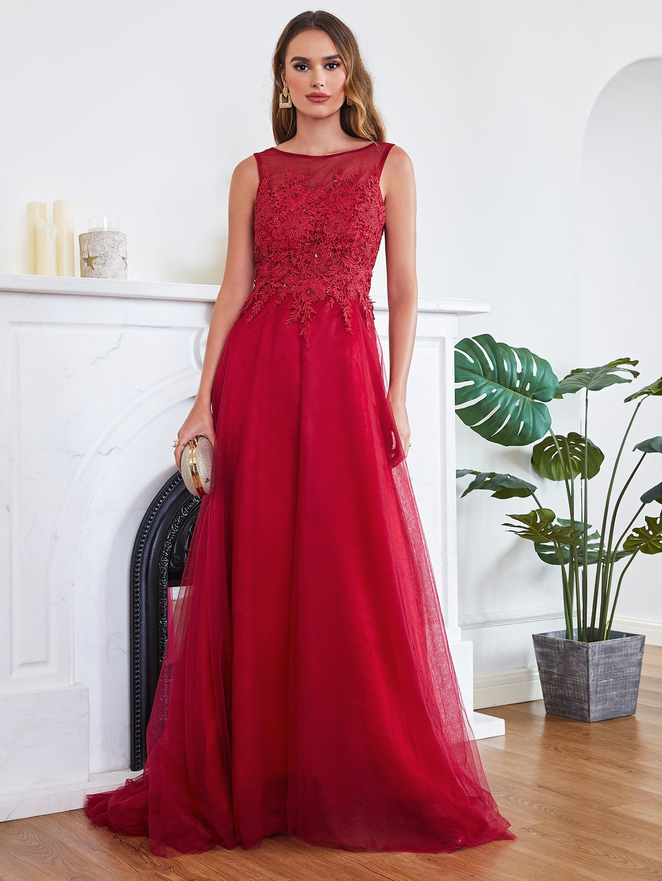 Long Sleeveless Round Neck Tulle A line Lace Appliques Bridesmaid Dress - YESBABYONLINE