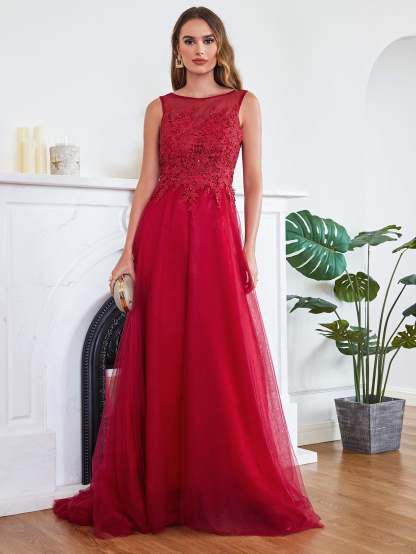 Long Sleeveless Round Neck Tulle A line Lace Appliques Bridesmaid Dress - YESBABYONLINE