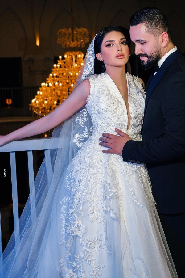 White Long A-line V-neck Tulle Lace Wedding Dresses - YESBABYONLINE