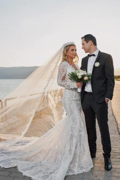Charming V Neck Long Sleeves Tulle Lace Backelss Mermaid Wedding Dress with Train - YESBABYONLINE
