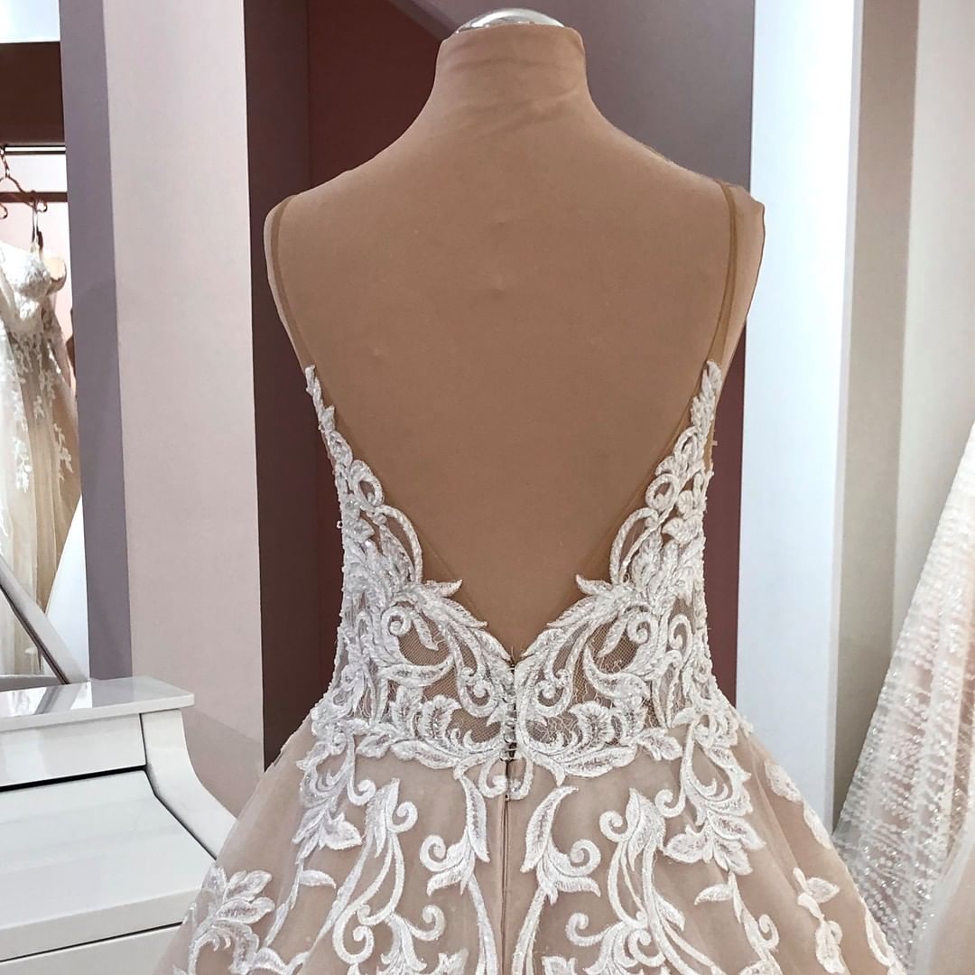 Long A-line V-neck Lace Tulle Floor Length Backless Wedding Dresses - YESBABYONLINE