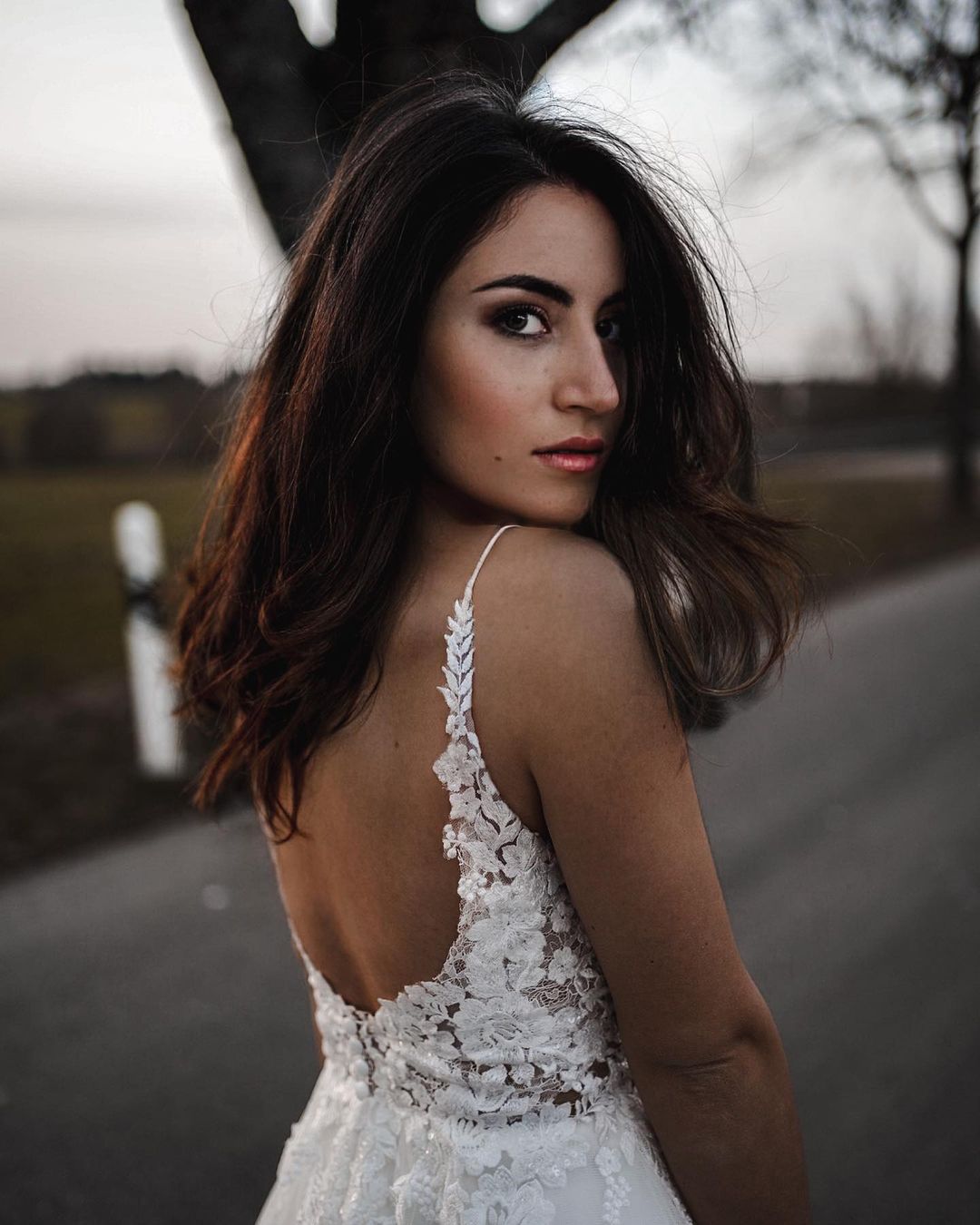 Long A line V-neck Spaghetti Straps Tulle Lace Appliques Backless Wedding Dresses - YESBABYONLINE