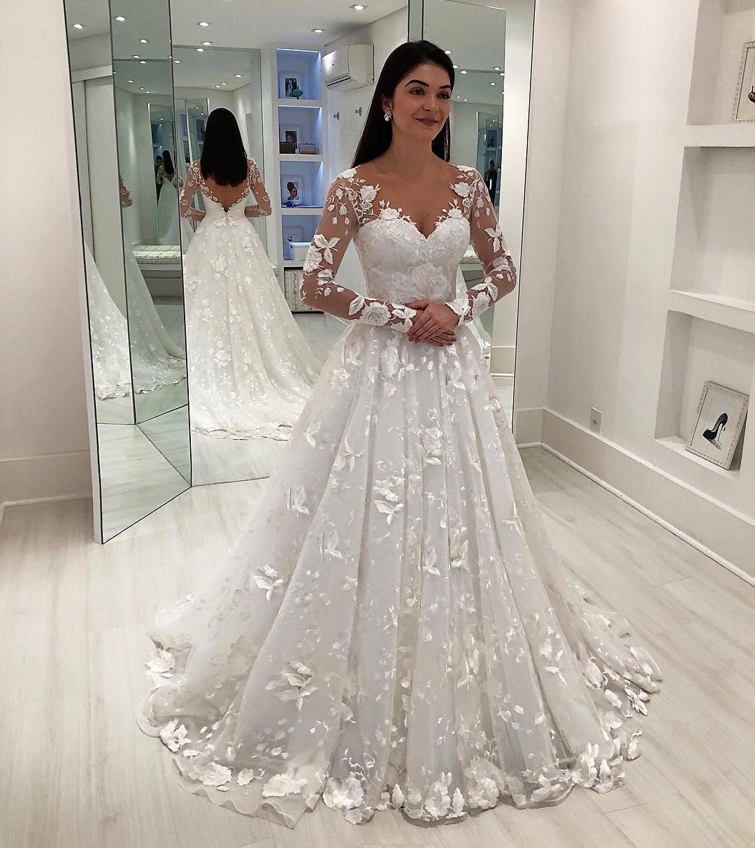 Gorgeous Long A-line V-Neck Applique Lace Tulle Wedding Dresses with Sleeves - YESBABYONLINE