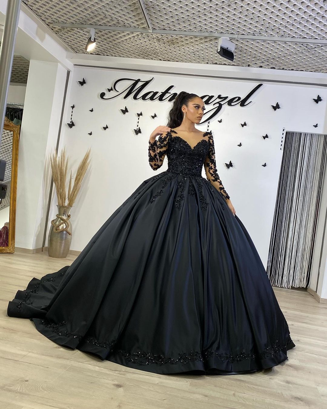 Black Long Sweetheart Satin Lace Ball Gown Prom Dresses with Sleeves - YESBABYONLINE