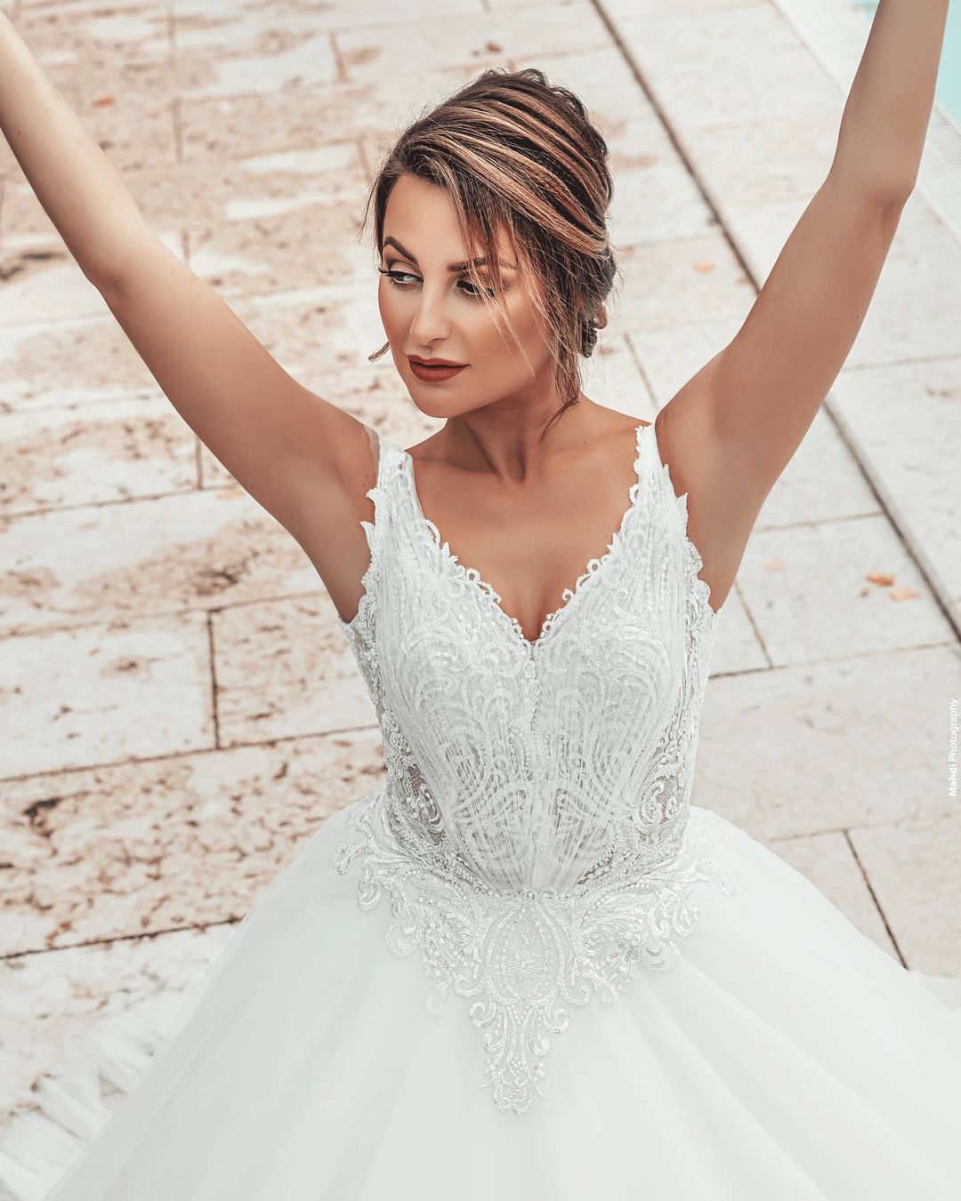 Long A line V Neck Lace Tulle Sleeveless Floor Length Wedding Dresses - YESBABYONLINE