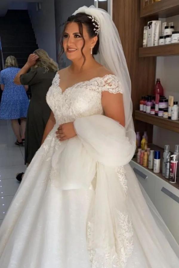 Elegant Long Off the Shoulder Sleeveless Tulle Ball Gown Wedding Dress with Appliques - YESBABYONLINE