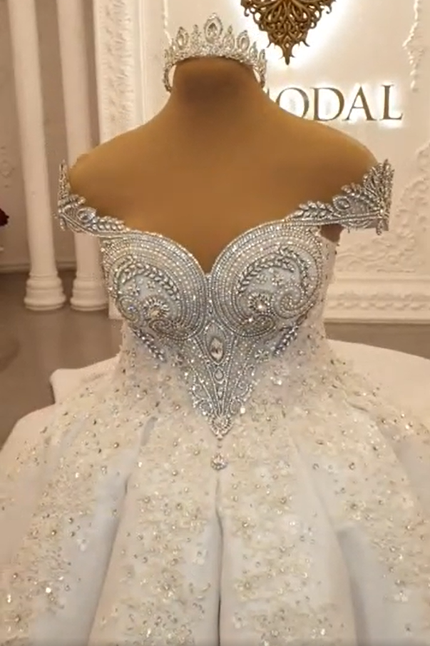 Luxury Long Ball Gown Off the Shoulder Appliques Lace Sleeveless Wedding Dress - YESBABYONLINE