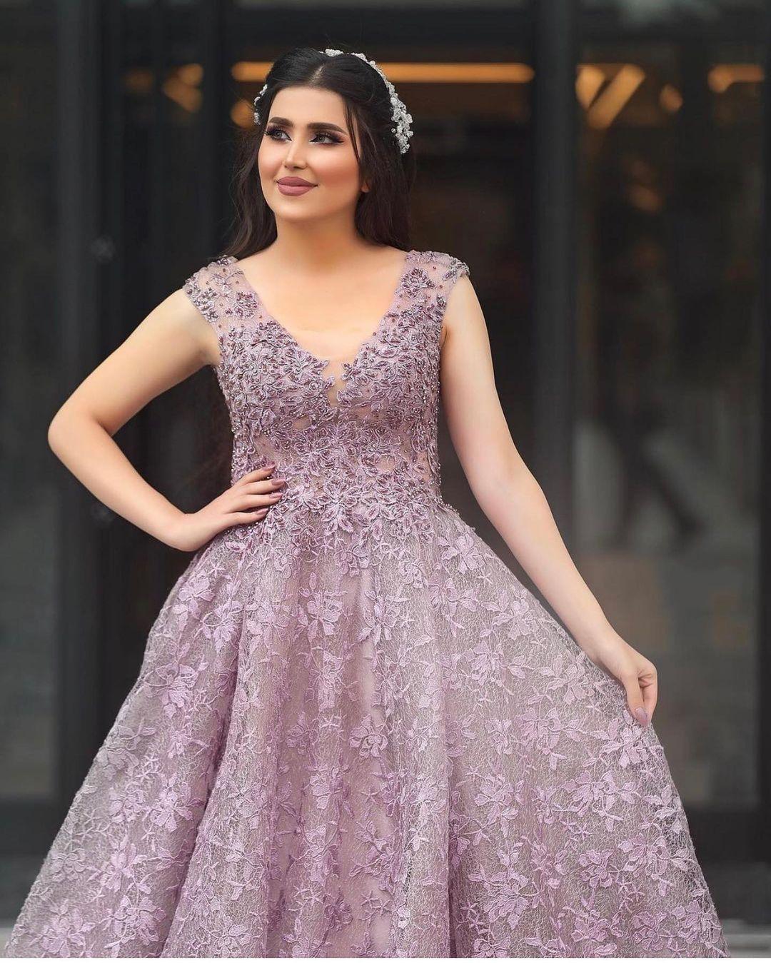Elegant Long A-line Sleeveless V Neck Tulle Lace Prom Dresses - YESBABYONLINE
