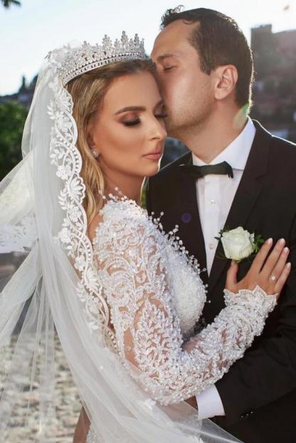 Charming V Neck Long Sleeves Tulle Lace Backelss Mermaid Wedding Dress with Train - YESBABYONLINE