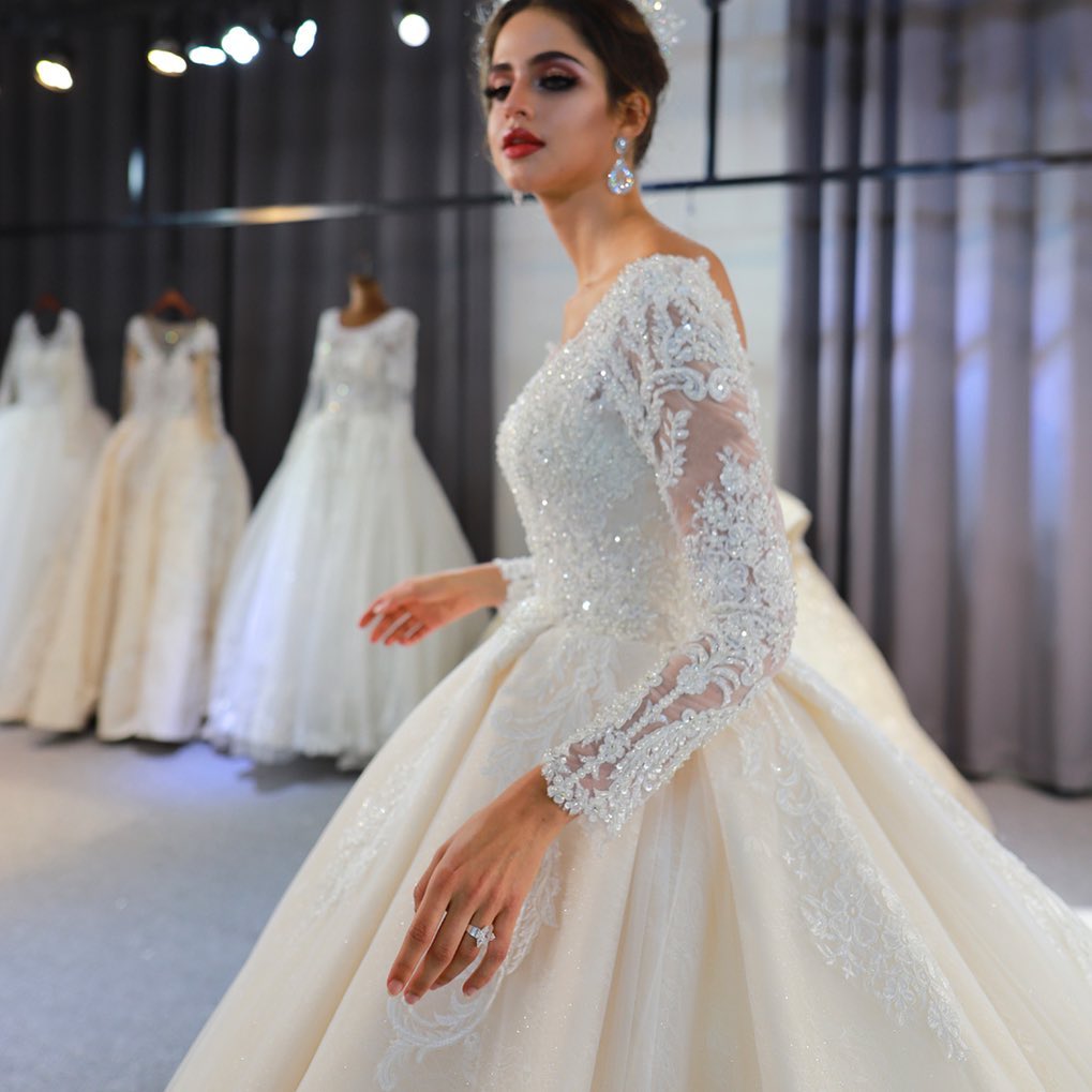 Long Sleeve Sweetheart Appliques Lace A-Line Ruffles Floor-length Wedding Dress - YESBABYONLINE
