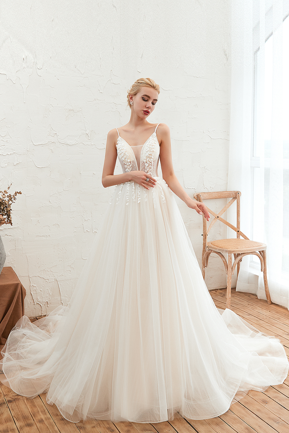 Elegant Long Ball Gown Sweetheart Spaghetti Straps Lace Tulle Wedding Dresses - YESBABYONLINE