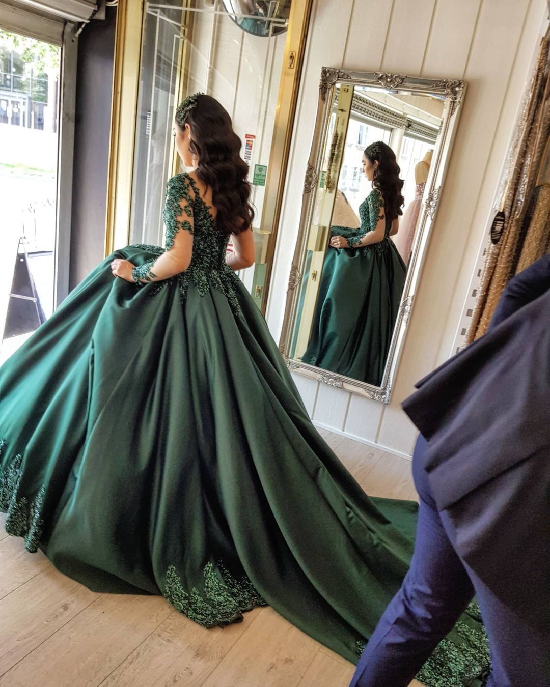 Gorgeous Long Sleeve Ball Gown Sweetheart Appliques Lace Satin Prom Dress - YESBABYONLINE