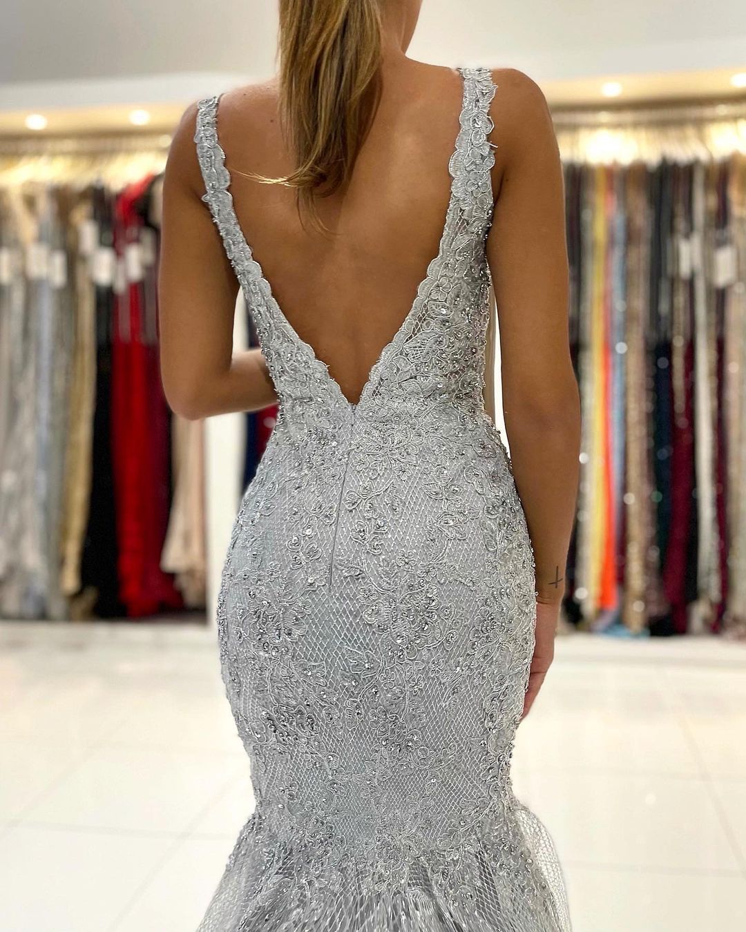 Long Mermaid Open Back V-neck Tulle Lace Prom Dress - YESBABYONLINE