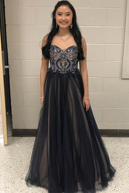 Luxurious Beads Sweetheart Black Long Prom Dress