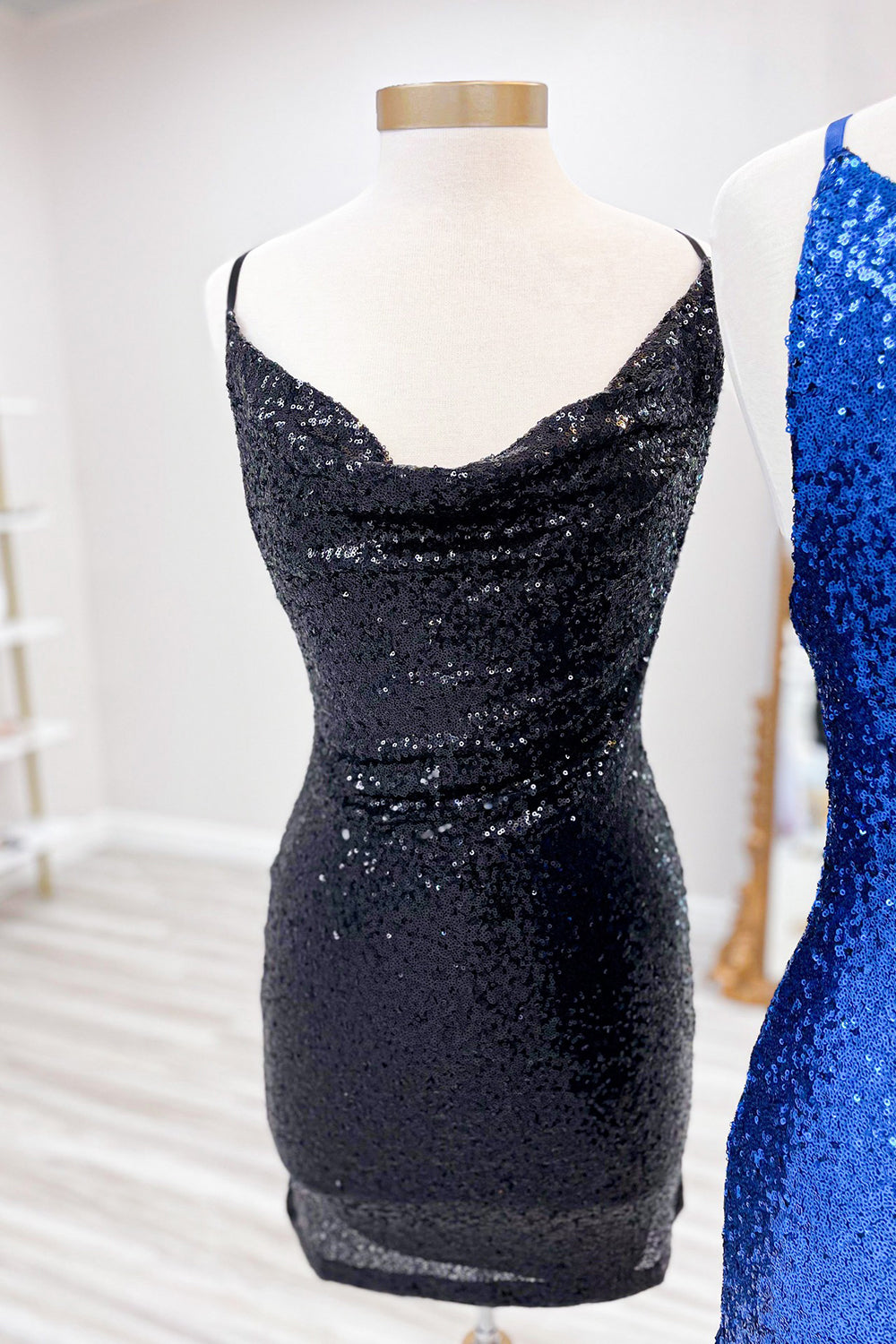 Spaghetti Straps Golden Bodycon Short Homecoming Dress with Sequins