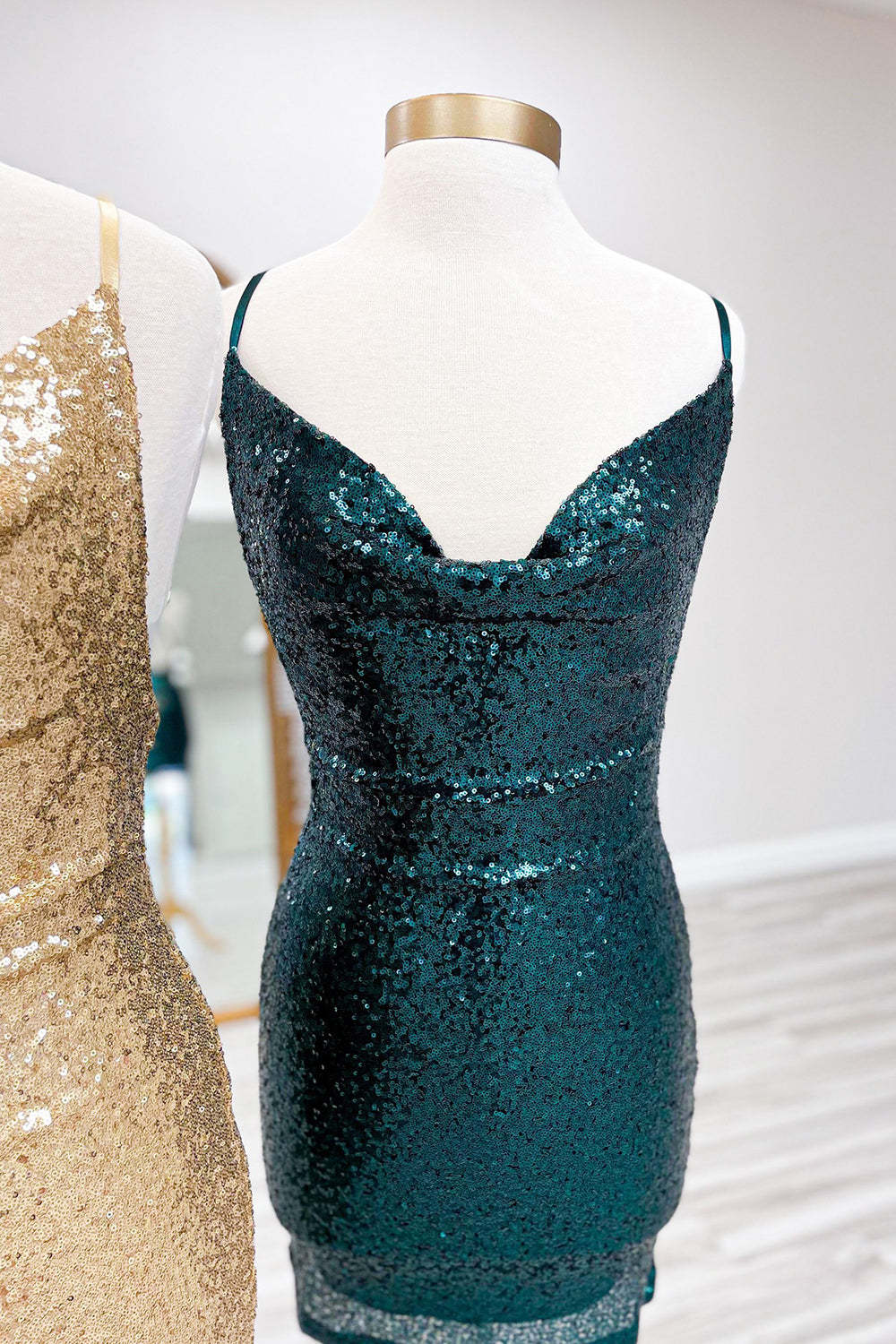 Spaghetti Straps Golden Bodycon Short Homecoming Dress with Sequins