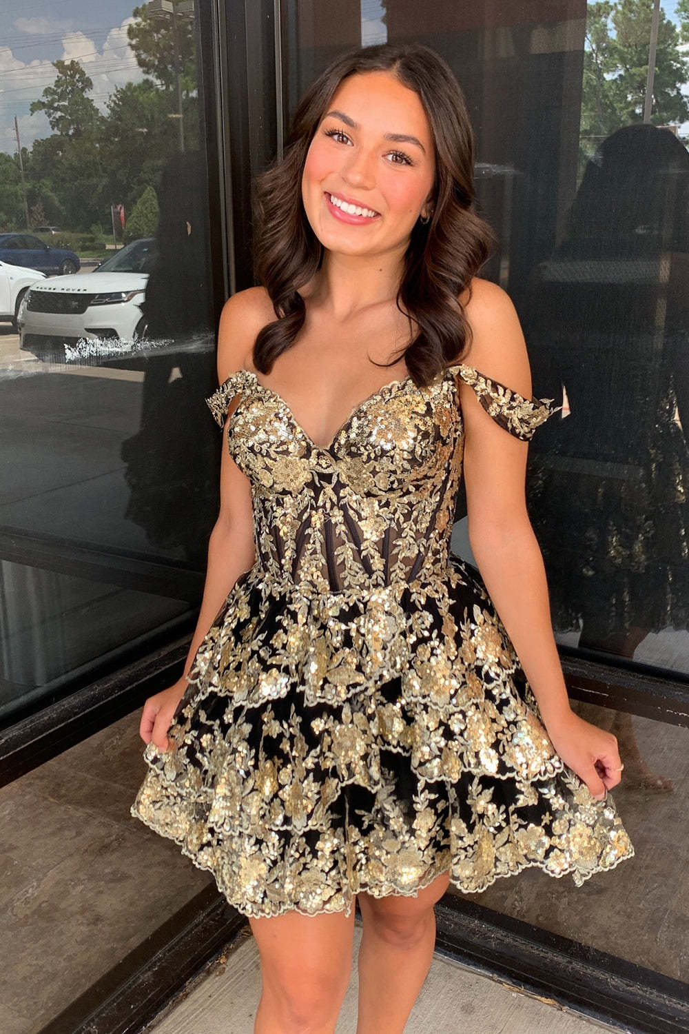 Sparkly A-Line Black Tiered Short Homecoming Prom Dress with Lace