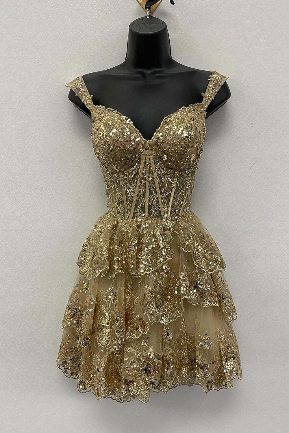 Sparkly A-Line Black Tiered Short Homecoming Prom Dress with Lace