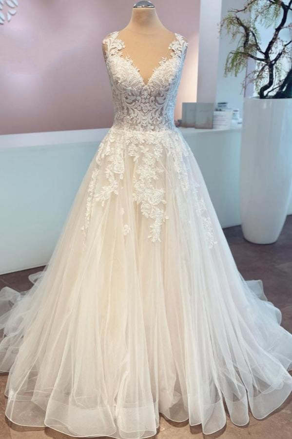 Chicloth A-Line Lace Wedding Dress Sleeveless Long Bridal Gowns