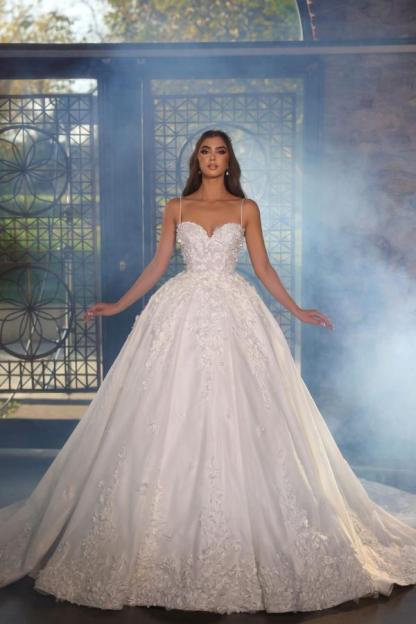 Chicloth Spaghetti-Straps Ball Gown Wedding Dress Sleeveless With Appliques