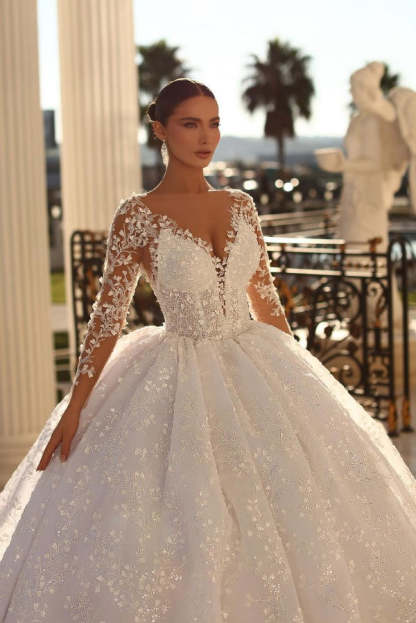 Chicloth Long Sleeves Ball Gown Bridal Dress Lace Appliques Online