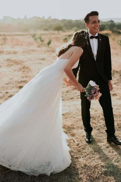 Chicloth Spaghetti-Straps Lace Wedding Dress Beach Sleeveless Long