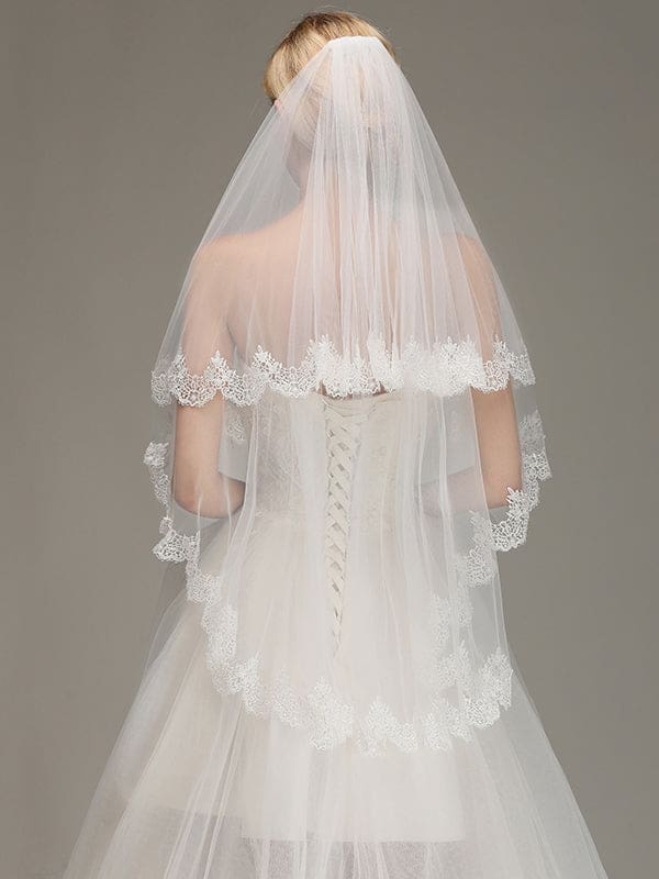 1.5M Lace Edge Short Comb Two Layers Wedding Veils | Bridelily - wedding veils