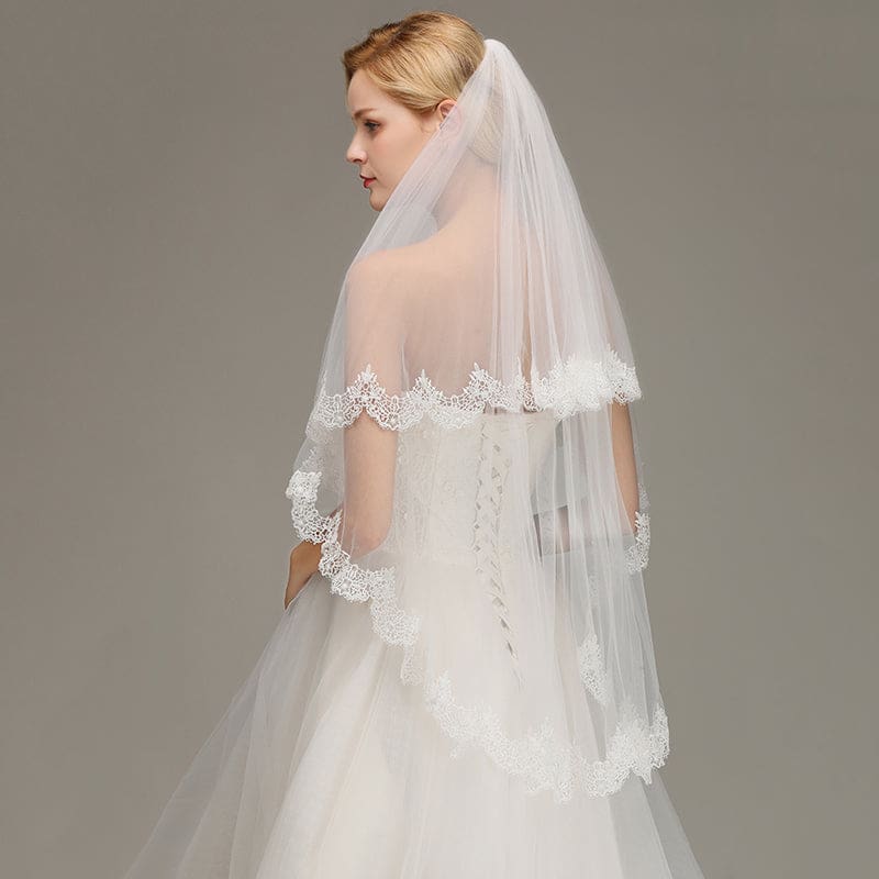 1.5M Lace Edge Short Comb Two Layers Wedding Veils | Bridelily - wedding veils