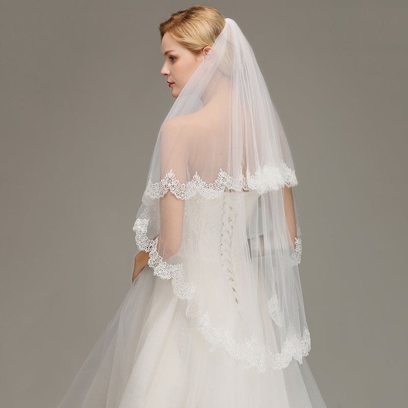 1.5M Lace Edge Short Comb Two Layers Wedding Veils | Bridelily - wedding veils