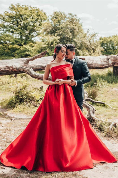 Chicloth One Shoulder Red Wedding Dress Princess Long Wedding Reception Dress