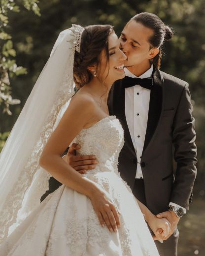 Chicloth Sweetheart Lace Wedding Dress Princess With Appliques