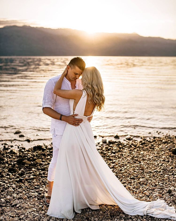 Chicloth V-Neck Sleeveless Wedding Dress Beach Long