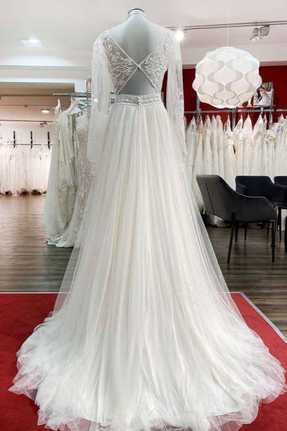 Chicloth Sweetheart Tulle Beadings Lace Appliques Wedding Dresses With Long Sleeves