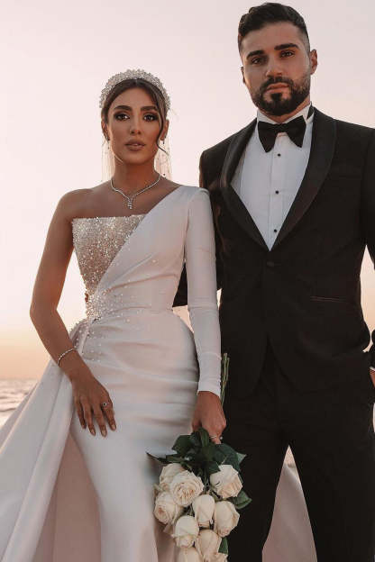 Chicloth One Shoulder Long Sleeves Wedding Dress Sequins Bridal Gown
