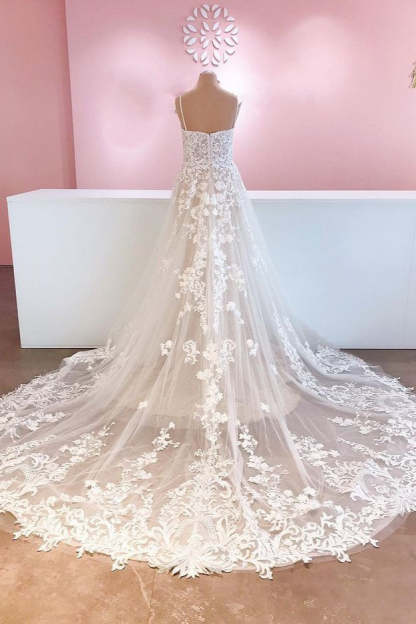 Chicloth Spaghetti-Straps Lace Appliques Wedding Dress Sleeveless